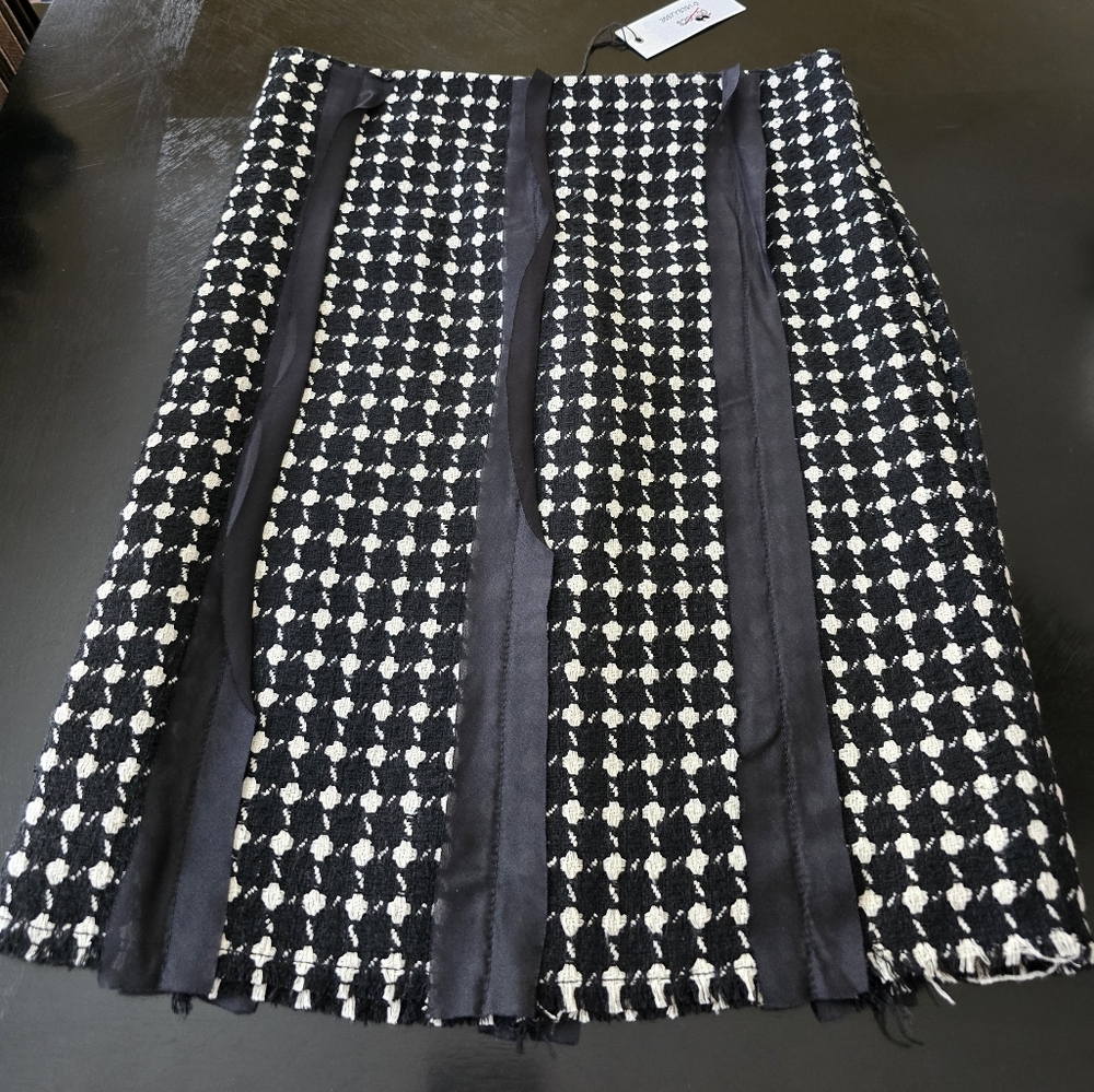 POLECI Black & White Light Weight Knit & Silk Polka Dot Pencil Skirt 0